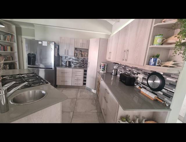 4 BEDROOM HOUSE FOR SALE IN GROOT BRAKRIVIER CENTRAL